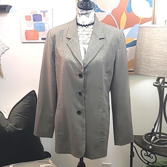 Garfield & Mark's 100% Virgin Wool button front blazer - Picture 1 of 10